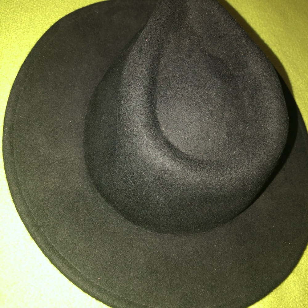 Black fedora